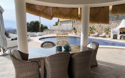  Fantástica villa con vistas panorámicas al mar.